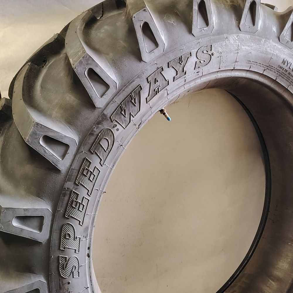 15.5-38 padanga SPEEDWAYS GRIPKING 134A8 8PR